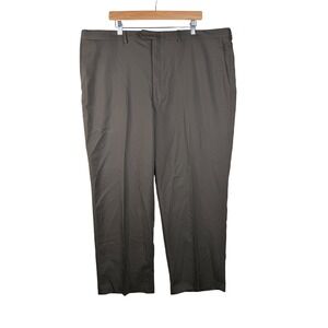 New Haggar Men's Essential Comfort Waist Herringbone Pants size 44X30 Dark Brown